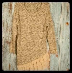 Miracle Sweater Tunic With Lace Bottom. Size m/l